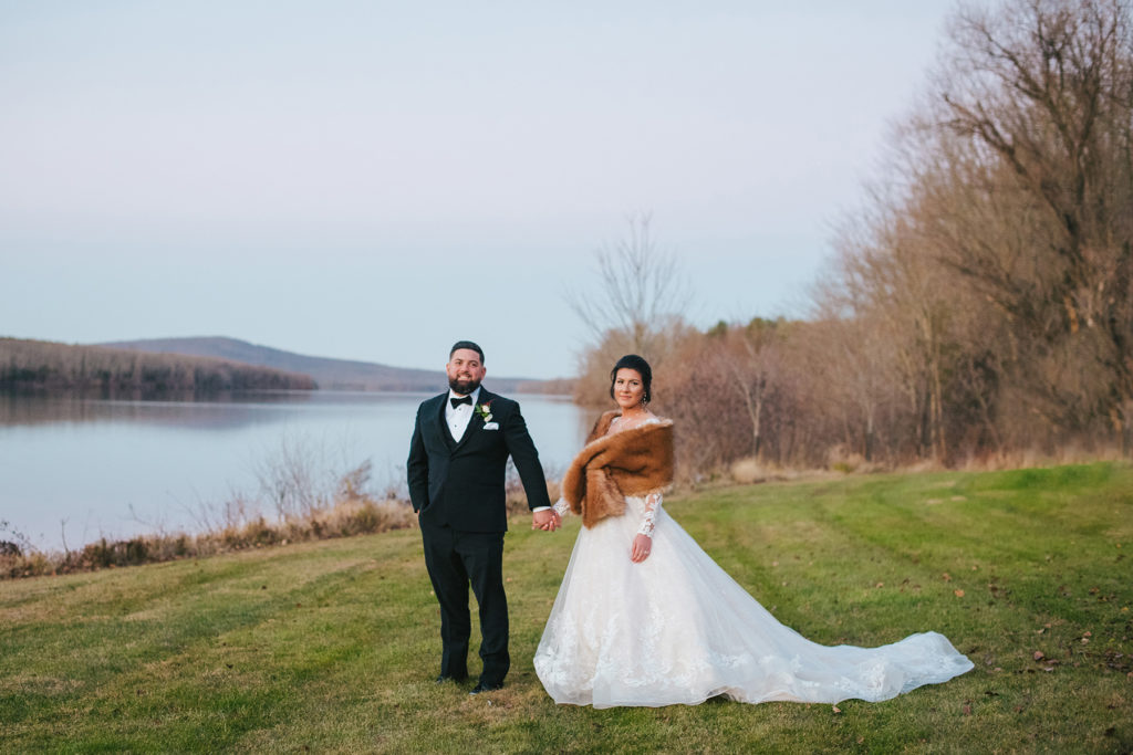 Winter Wedding Lake House Inn Jessica Hendrix Photography