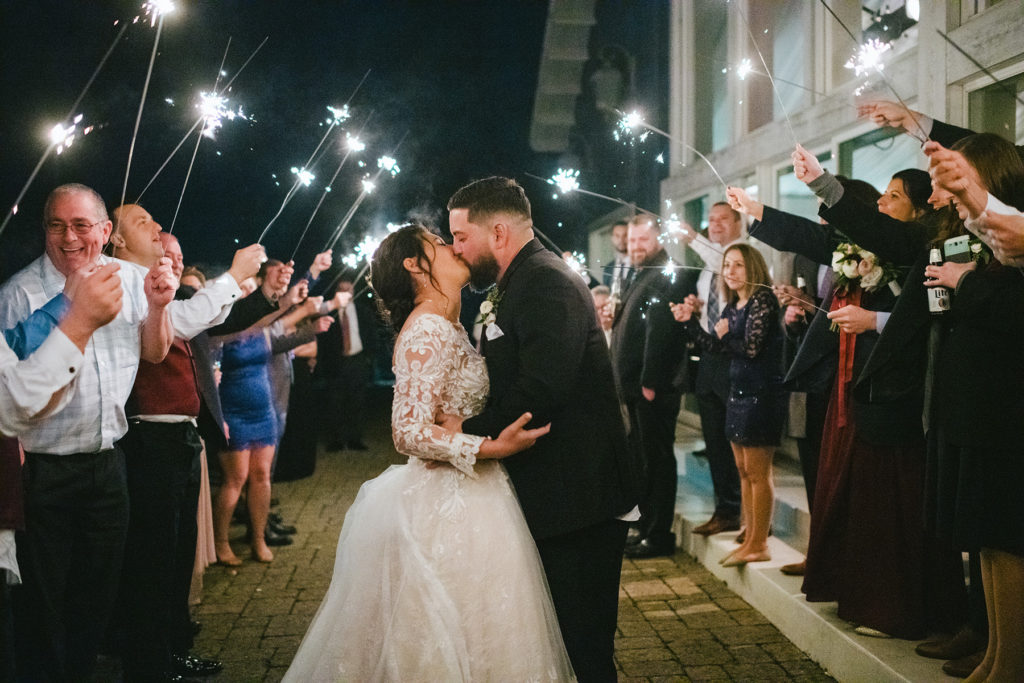 Winter Wedding Lake House Inn Jessica Hendrix Photography